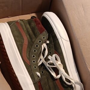 Vans Sk8-Hi MTE in the Deep Lichen Green and Root Beer Brown